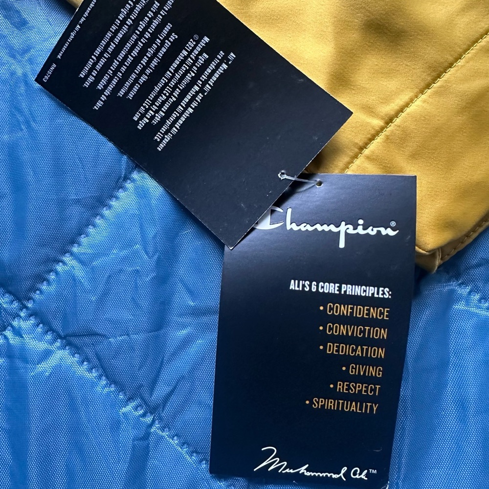 Muhammad Ali Golden Hooded Robe - Picture 6 of 15